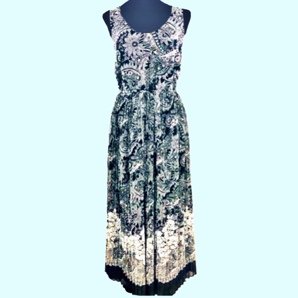 Victoria's Secret Dresses & Skirts - Victoria Secret Sleeveless Black/Cream Paisley Maxi Dress Size Large